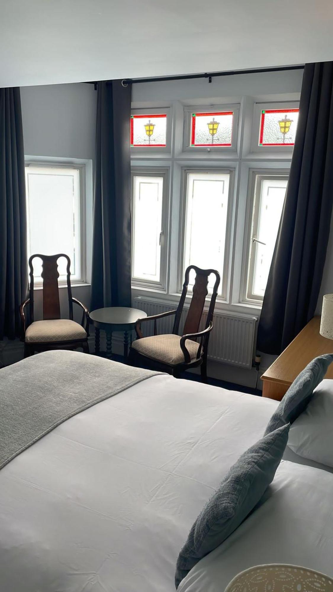 Oyo No 3 Hotel Bath Bagian luar foto